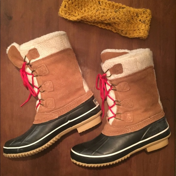 American Eagle Outfitters Shoes - American Eagle Snow/rain boots size 8